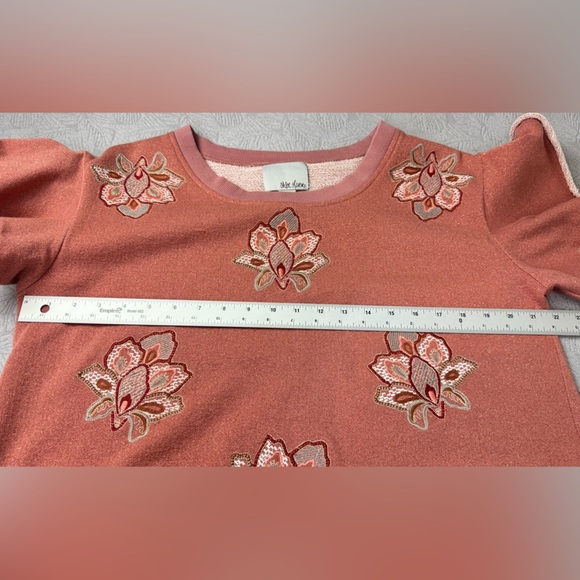 Chloe Oliver Anthropologie Embroidered Floral Sweatshirt Sz Large Boho Coral - Picture 9 of 9